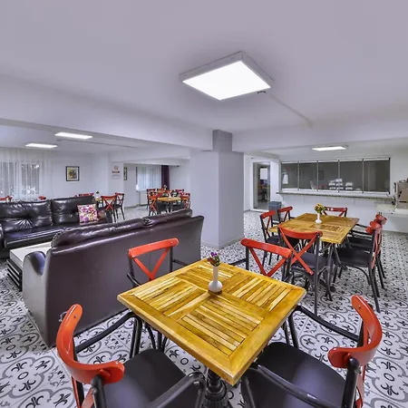 Palmada Bed & Breakfast 2*