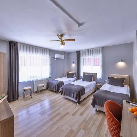 Oda ve Kahvaltı Palmada 3*