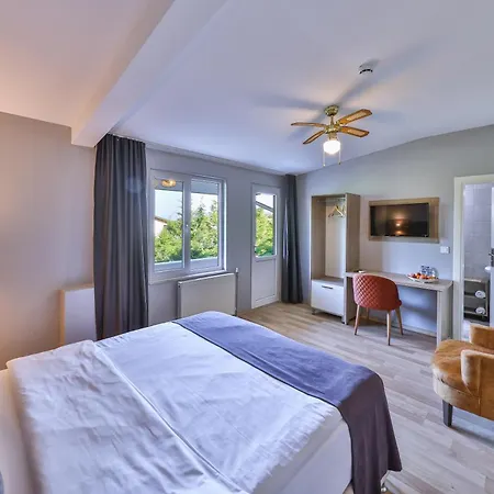 Palmada Oda ve Kahvaltı 3*