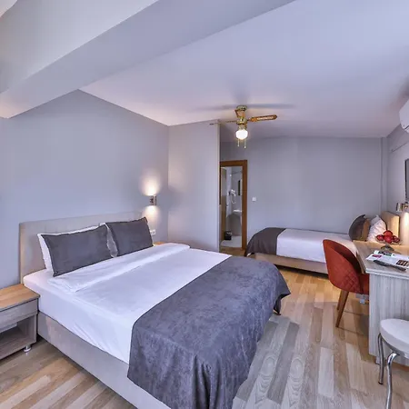 Palmada Oda ve Kahvaltı 3*