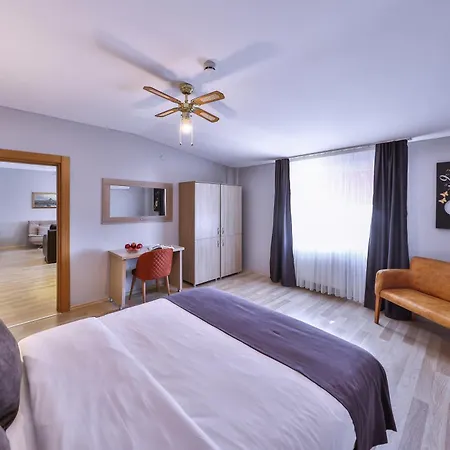 Palmada Bed & Breakfast 2*