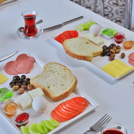 Palmada Oda ve Kahvaltı 3*