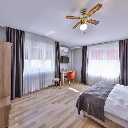 Oda ve Kahvaltı Palmada